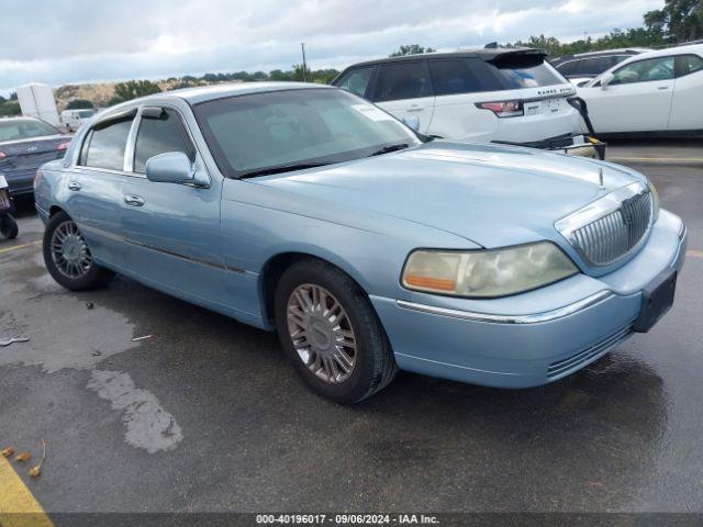  Salvage Lincoln Towncar