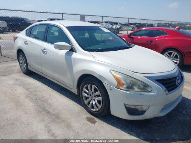  Salvage Nissan Altima