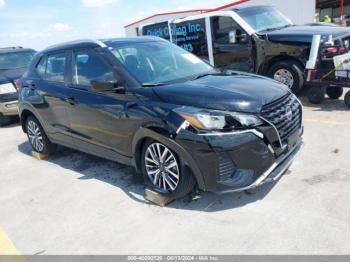  Salvage Nissan Kicks