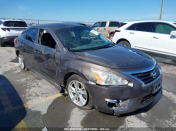  Salvage Nissan Altima