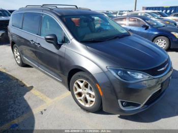  Salvage Chrysler Pacifica