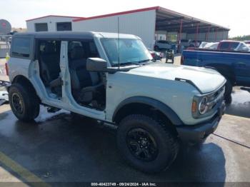  Salvage Ford Bronco