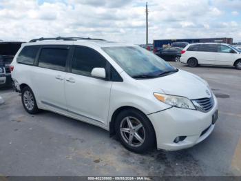  Salvage Toyota Sienna