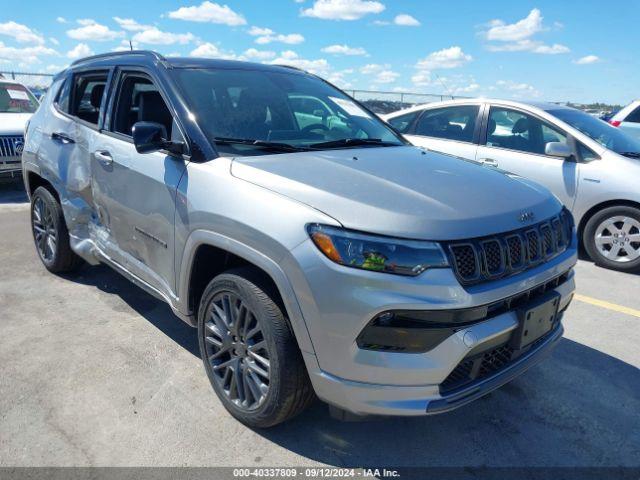  Salvage Jeep Compass