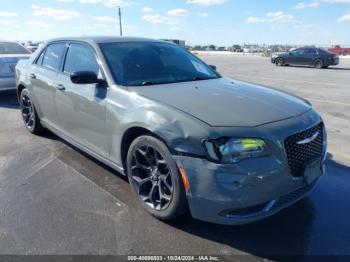  Salvage Chrysler 300