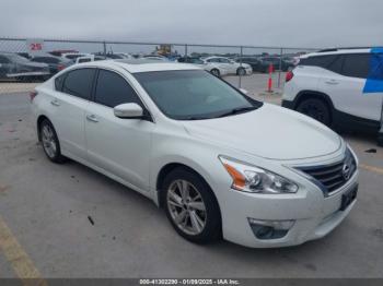  Salvage Nissan Altima