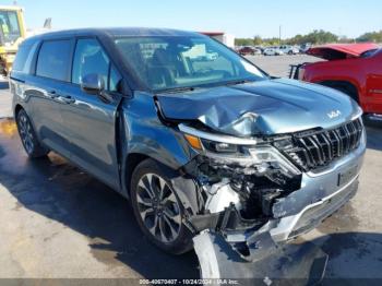  Salvage Kia Carnival