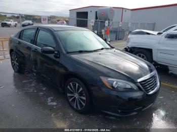  Salvage Chrysler 200