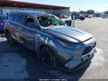  Salvage Toyota Highlander