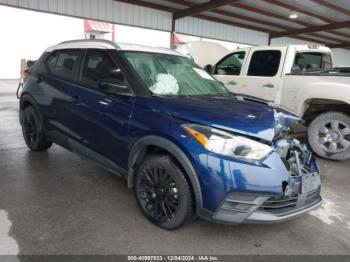  Salvage Nissan Kicks