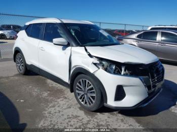  Salvage Nissan Kicks