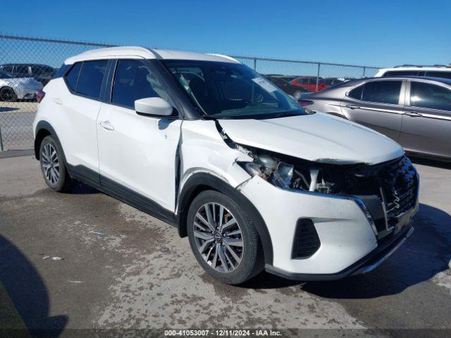  Salvage Nissan Kicks