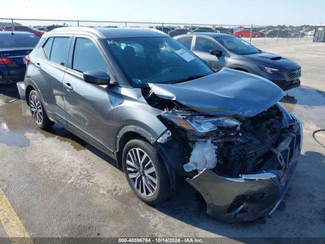  Salvage Nissan Kicks