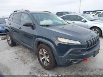  Salvage Jeep Cherokee