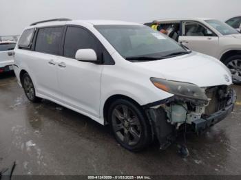  Salvage Toyota Sienna