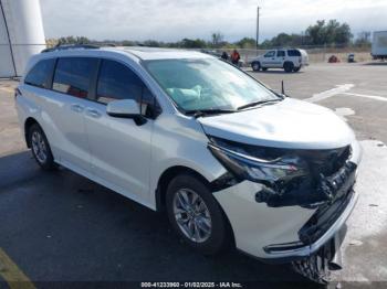  Salvage Toyota Sienna