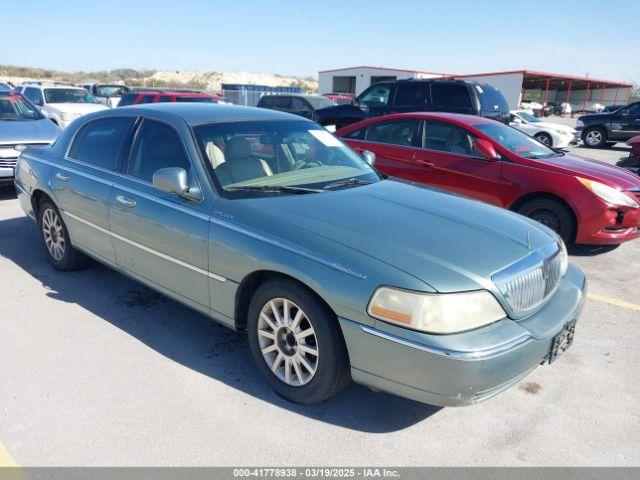  Salvage Lincoln Towncar