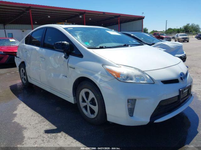  Salvage Toyota Prius