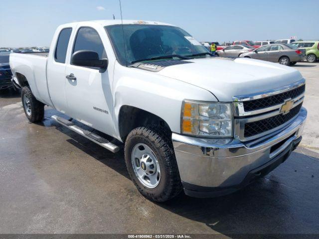  Salvage Chevrolet Silverado 2500