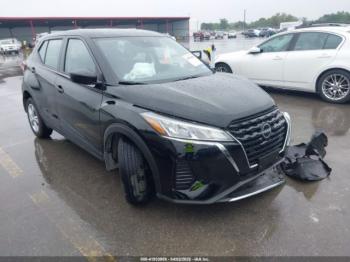  Salvage Nissan Kicks
