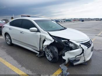  Salvage Nissan Altima