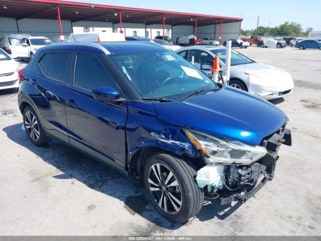  Salvage Nissan Kicks