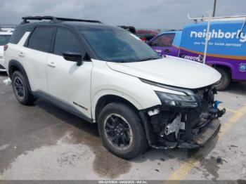  Salvage Nissan Pathfinder
