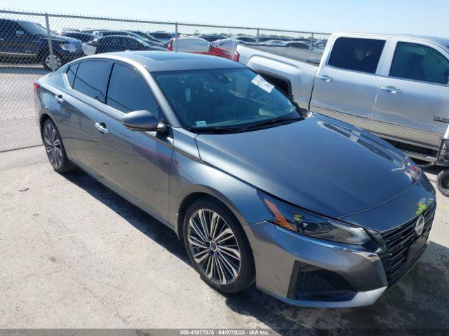  Salvage Nissan Altima