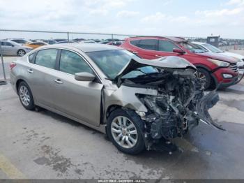  Salvage Nissan Altima