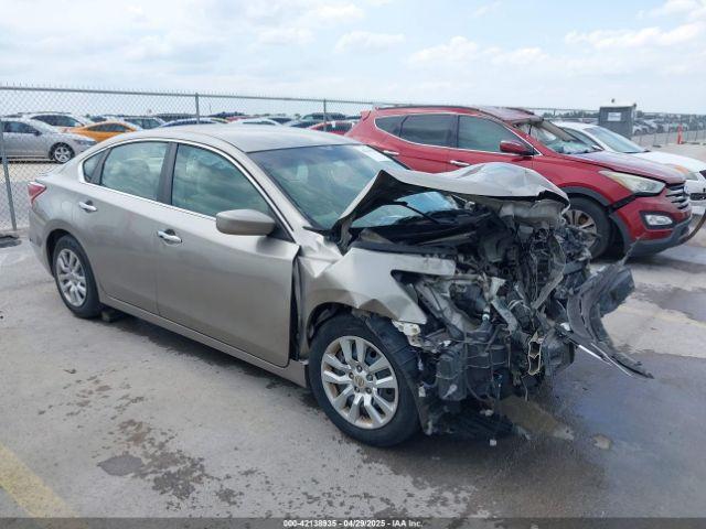  Salvage Nissan Altima