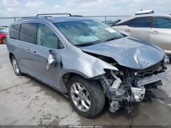  Salvage Chrysler Pacifica
