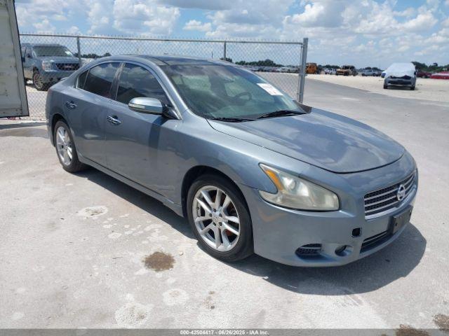  Salvage Nissan Maxima