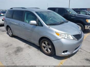  Salvage Toyota Sienna