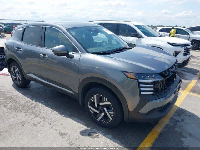  Salvage Nissan Kicks