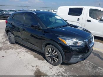  Salvage Nissan Kicks