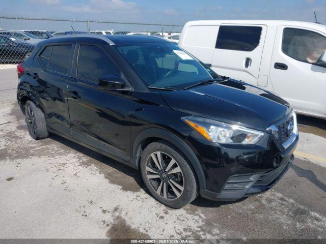  Salvage Nissan Kicks