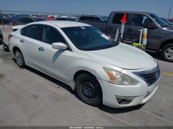  Salvage Nissan Altima