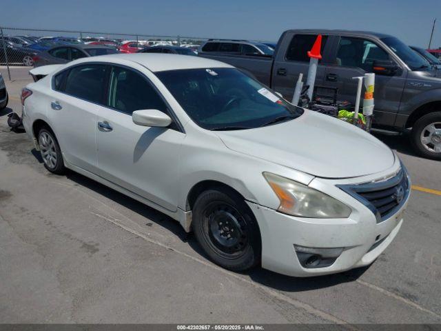  Salvage Nissan Altima