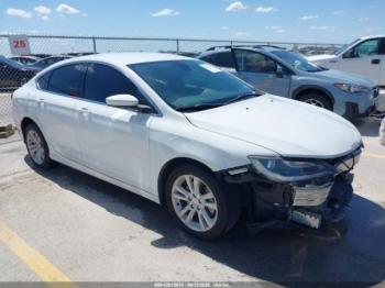  Salvage Chrysler 200