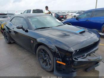  Salvage Dodge Challenger
