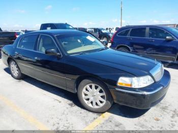  Salvage Lincoln Towncar