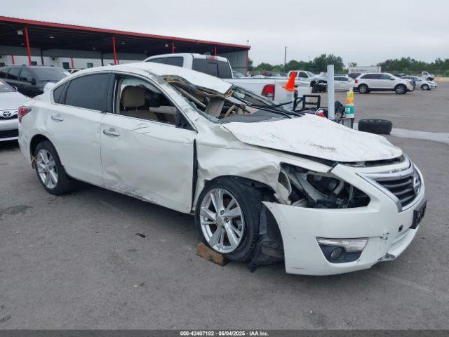  Salvage Nissan Altima