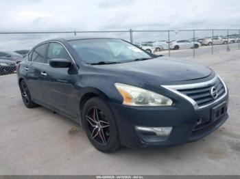  Salvage Nissan Altima