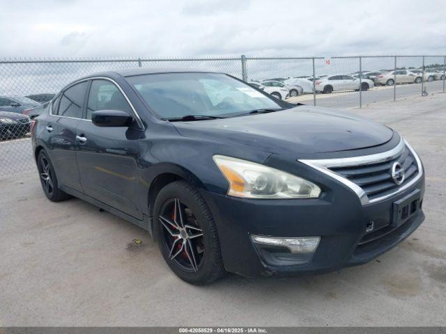  Salvage Nissan Altima