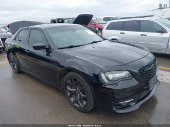  Salvage Chrysler 300