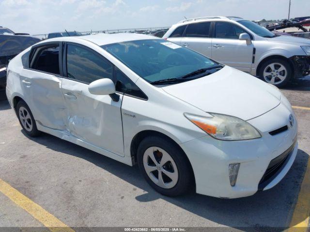  Salvage Toyota Prius