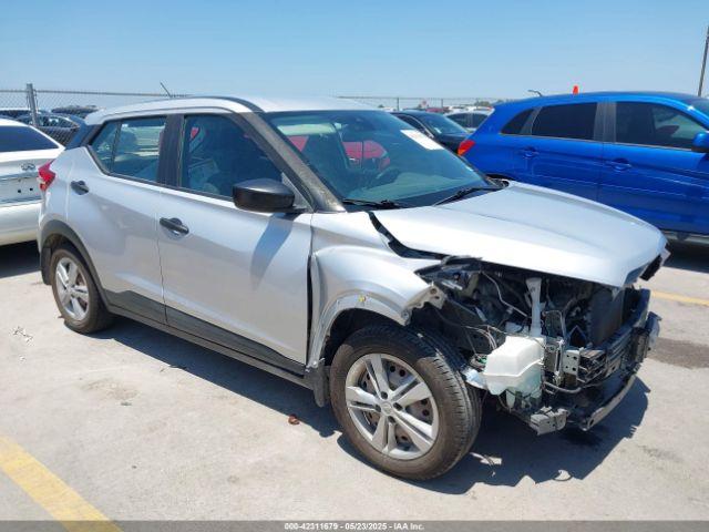  Salvage Nissan Kicks