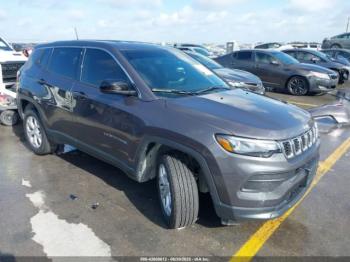  Salvage Jeep Compass