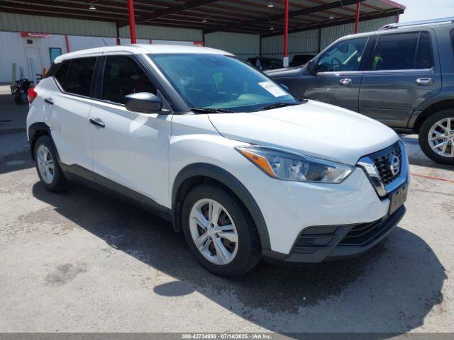  Salvage Nissan Kicks