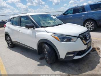  Salvage Nissan Kicks